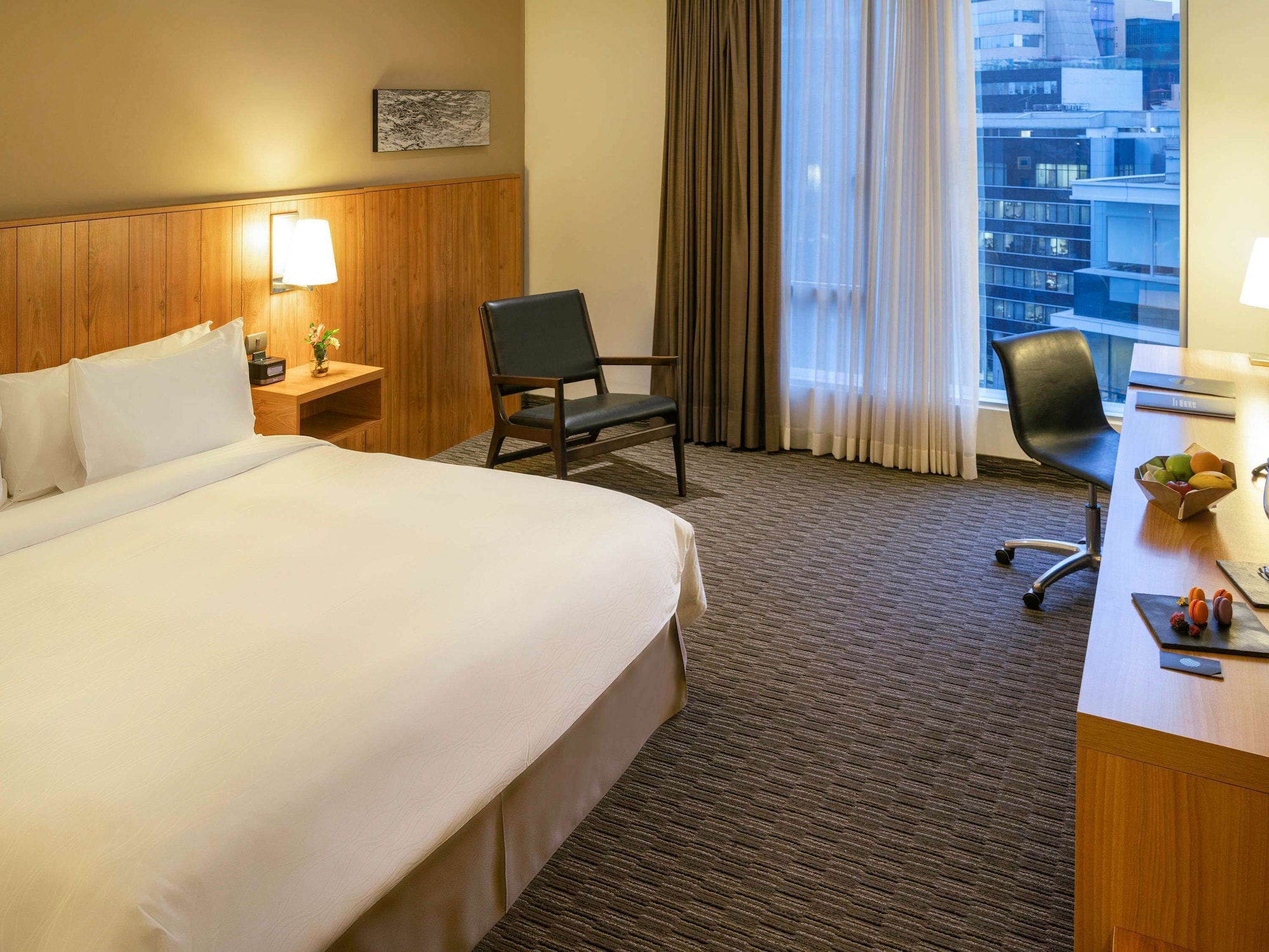 JUNIOR SUITE, KING BED