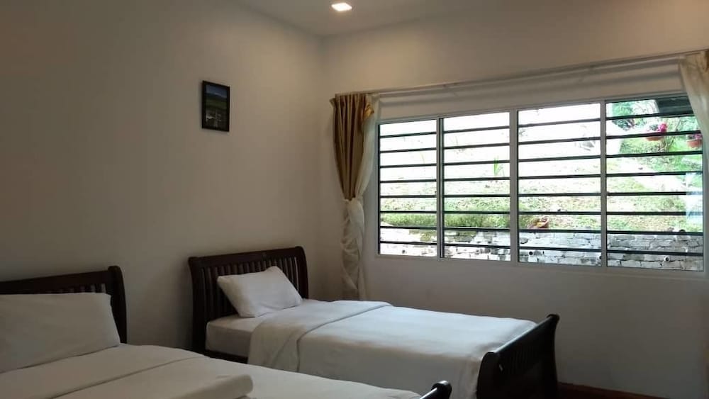 3 Bedrooms, Family, House, Queen Bed, Kitchen