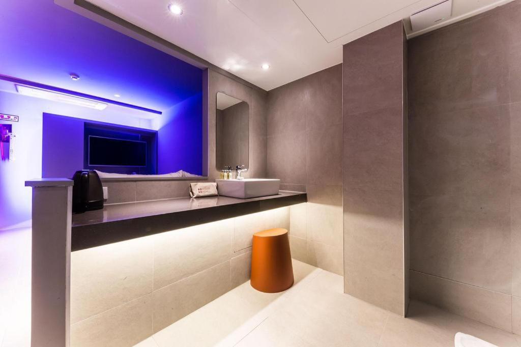 Bobo Hotel Hong Dae 11/41