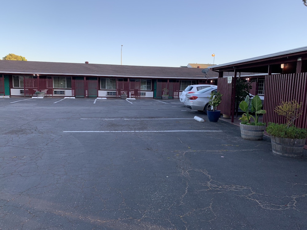 Pacheco Pass Motel 19/26