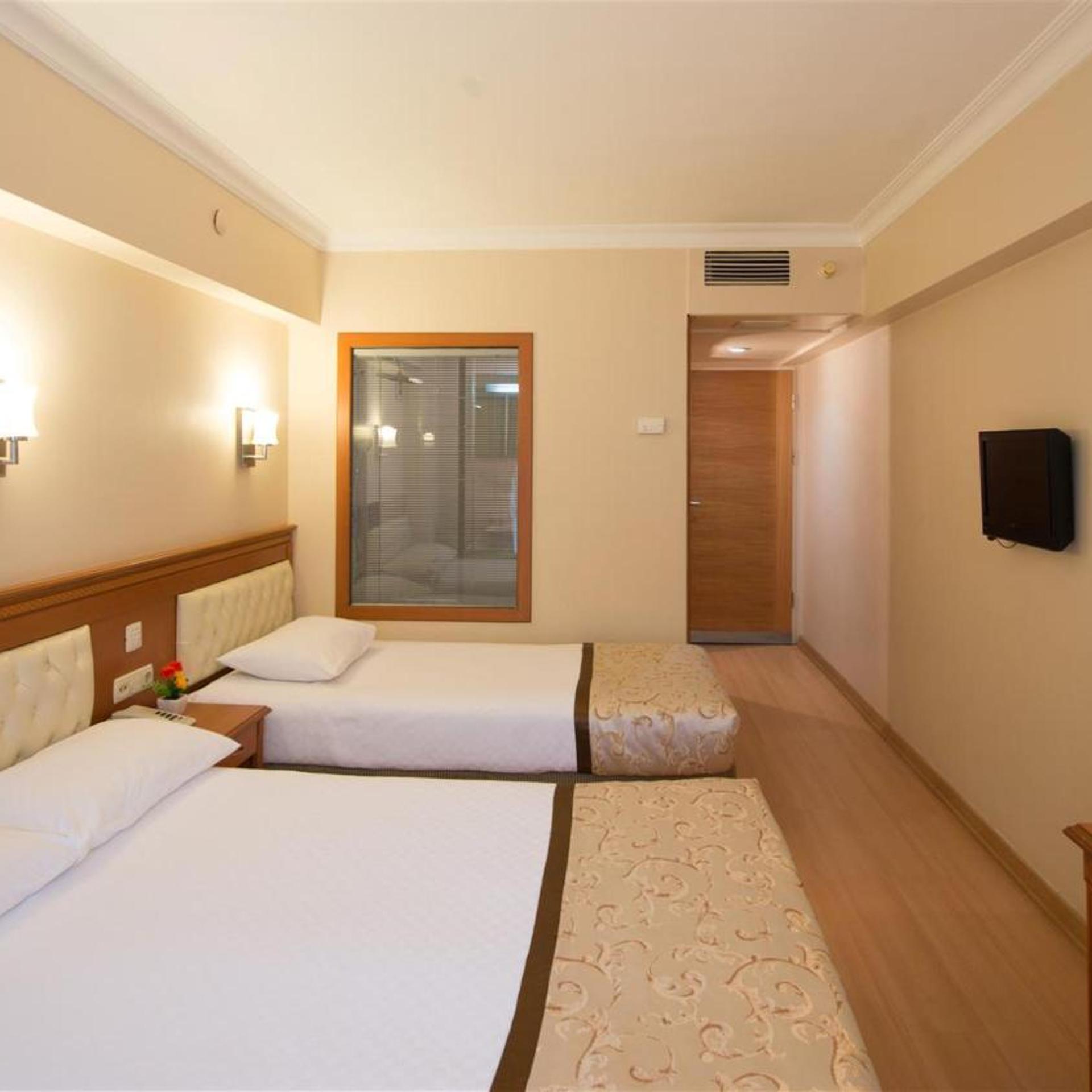 غرفة قياسية ثلاثية بسرير فردي، Prestige Hotel Old City 4/10