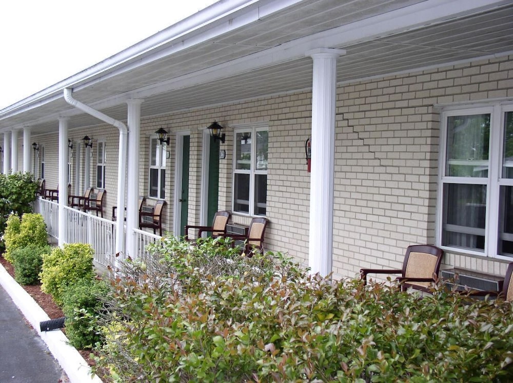 Birchwood Inn 1/24