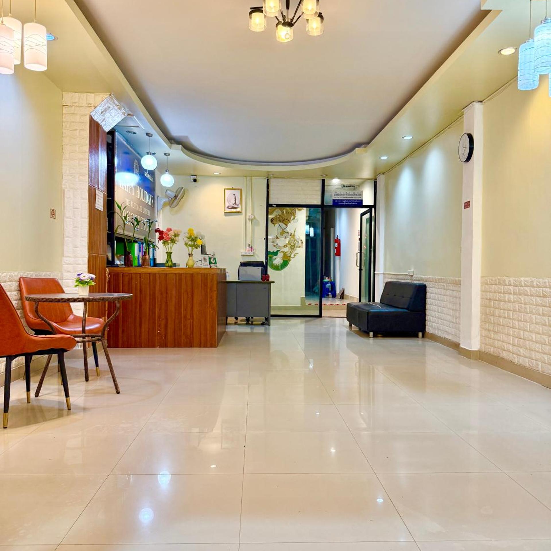 Happy Holidays Hotel 6/50
