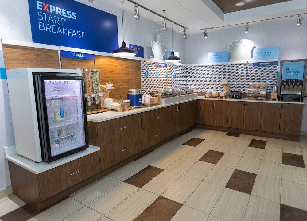 HOLIDAY INN EXPRESS HOTEL SUITES ATHENS 6/61