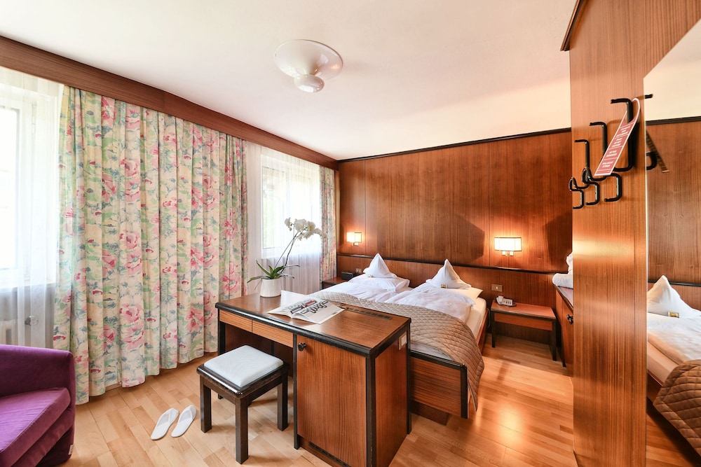 Hotel Juliane 21/56