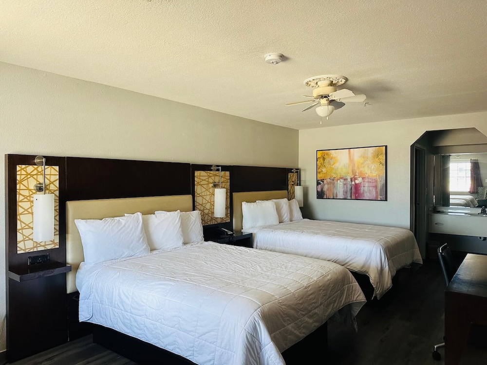 The Executive Inn Suites 23/67