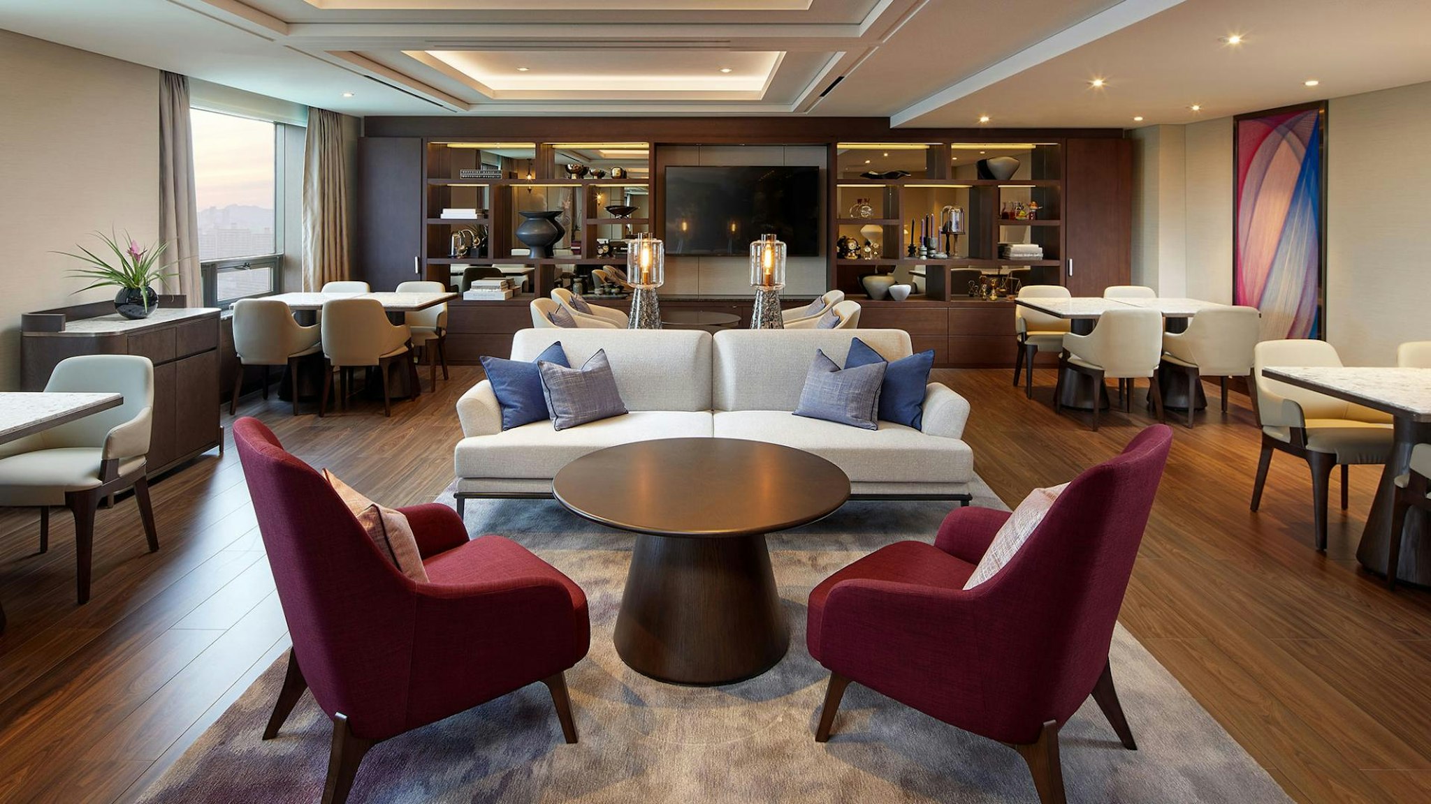 Lotte Hotel World 57/67