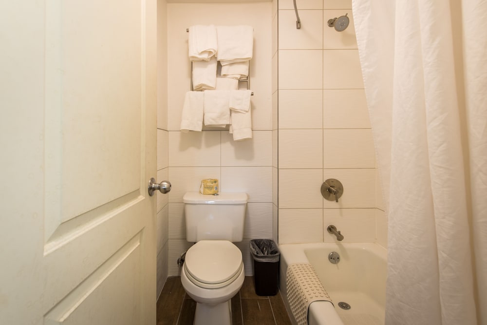 Soma Park Inn – Civic Center 43/50