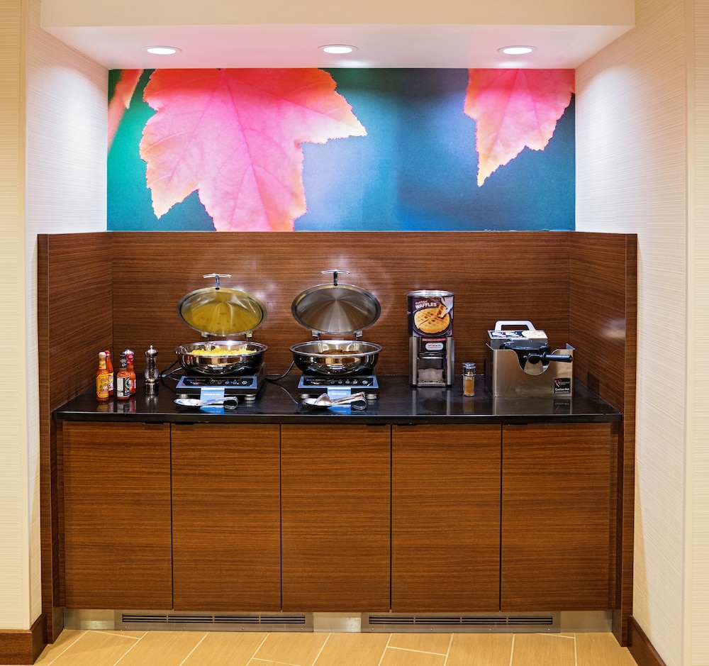 Fairfield Inn Amp Suites By Marriott Rochester West Greece 19/50