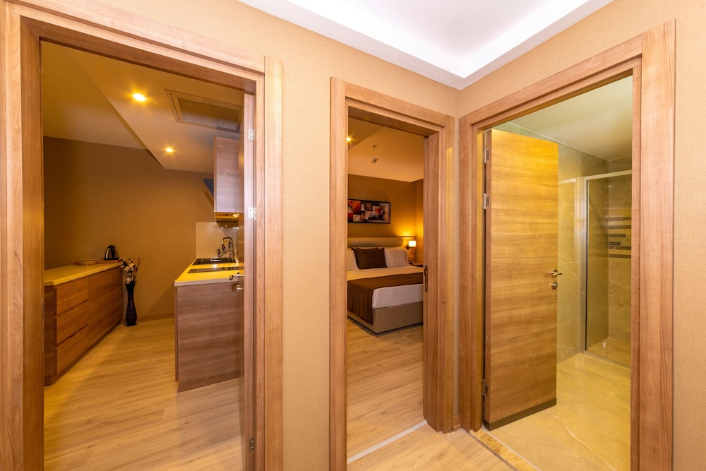 38 Hotel 33/64