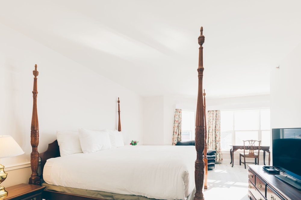 Loyalist Country Inn A Lakeview Resort 20/45