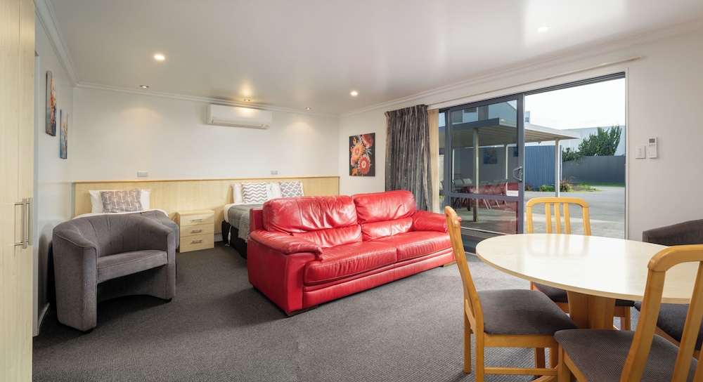 Grove Park Motor Lodge 45/74