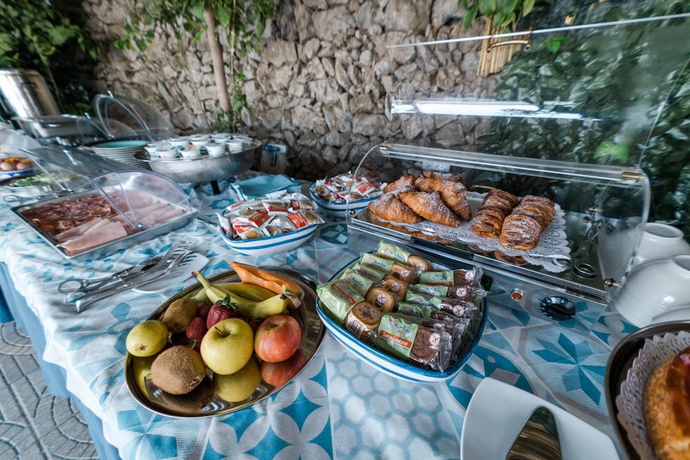 restaurant-cafeteria