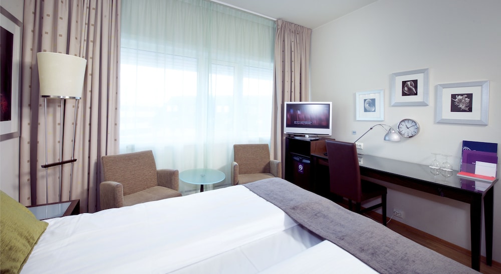 Compact, Double Bed