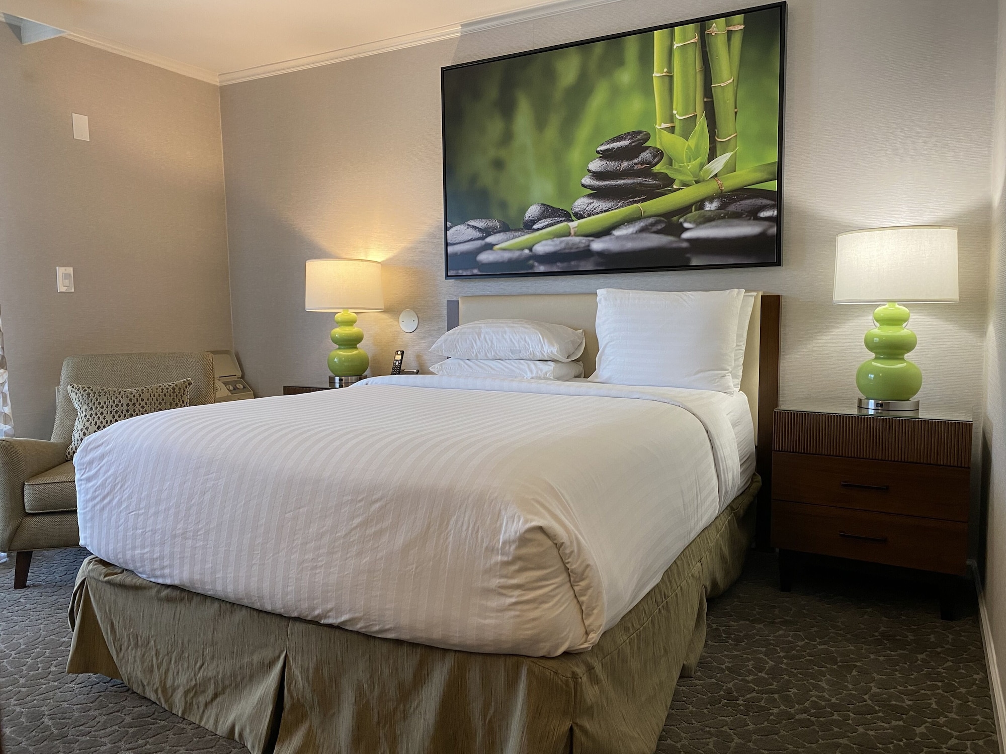 Tower, Standard, Queen Bed, Patio