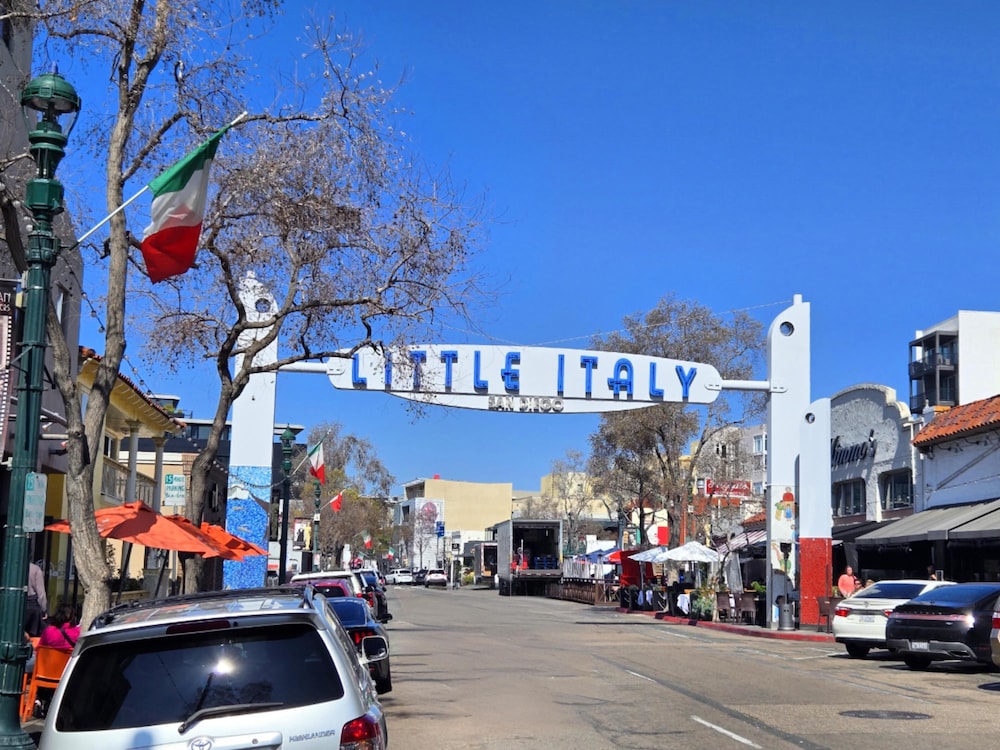 Courtyard by Marriott San Diego Downtown Little Italy 55/64