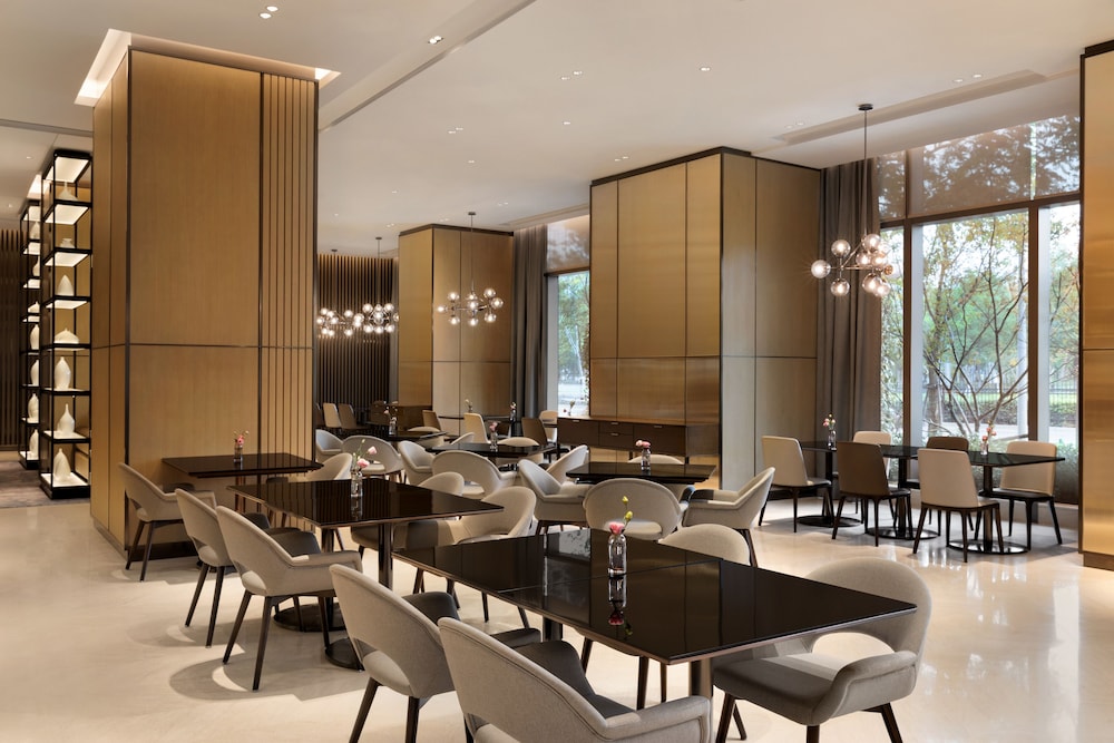 HYATT PLACE SHANGHAI HONGQIAO CBD 35/50