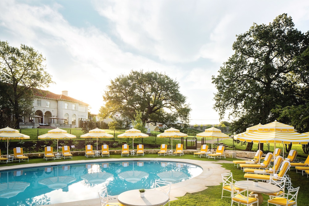 Commodore Perry Estate, Auberge Resorts Collection 62/68