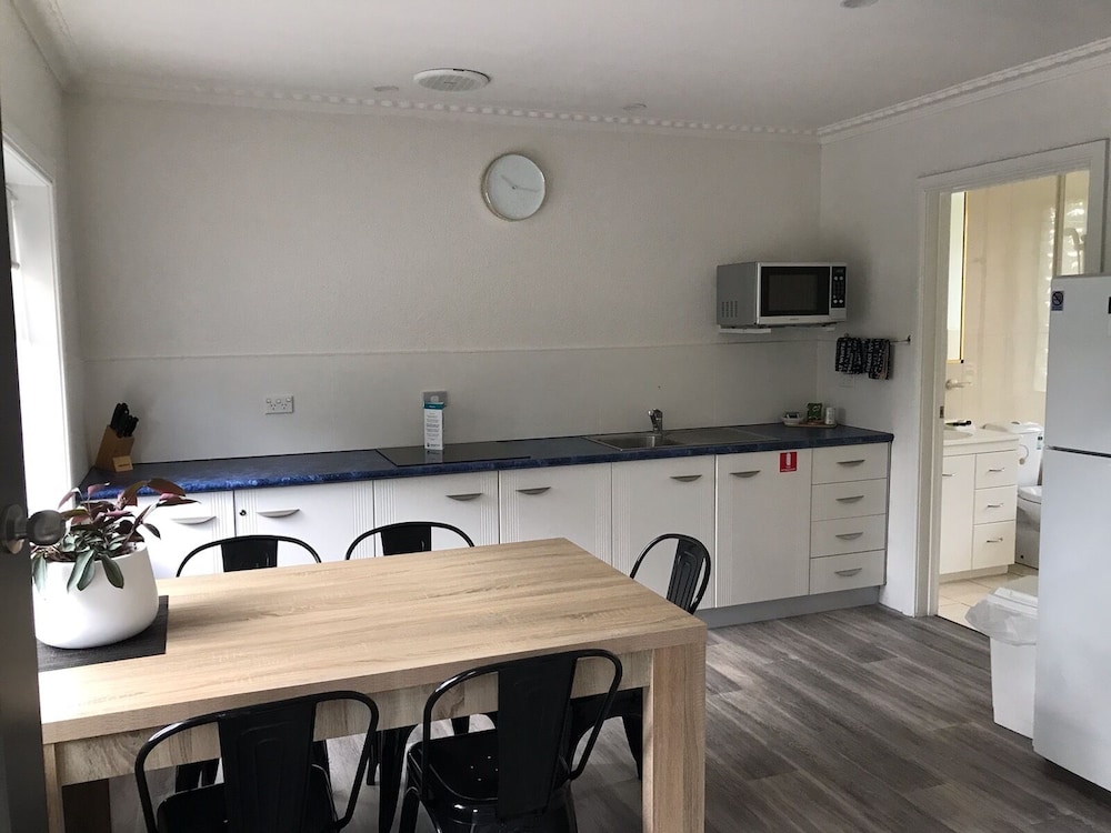 Georges Bay Apartments 3/50