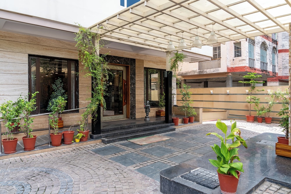 Amantra Comfort Hotel 47/50