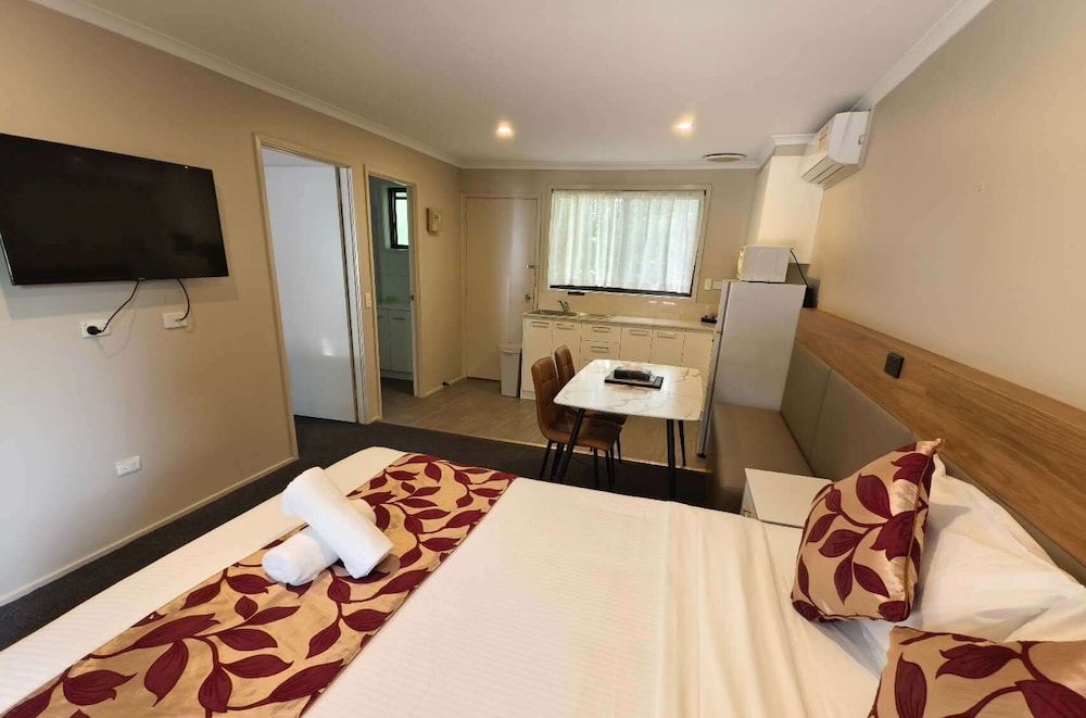 Select, Queen and Twin Beds