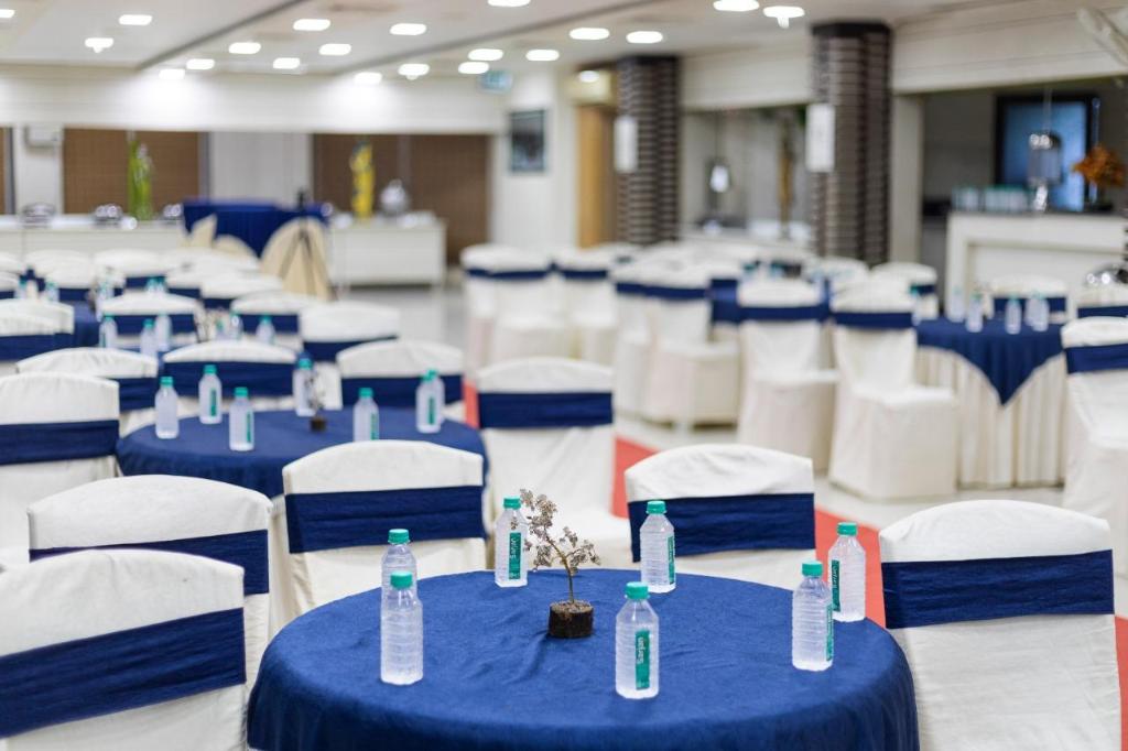 HOTEL MANGALAM 37/49