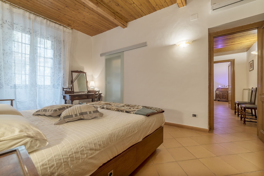 Villa Borghese Roomy Flat 4/28