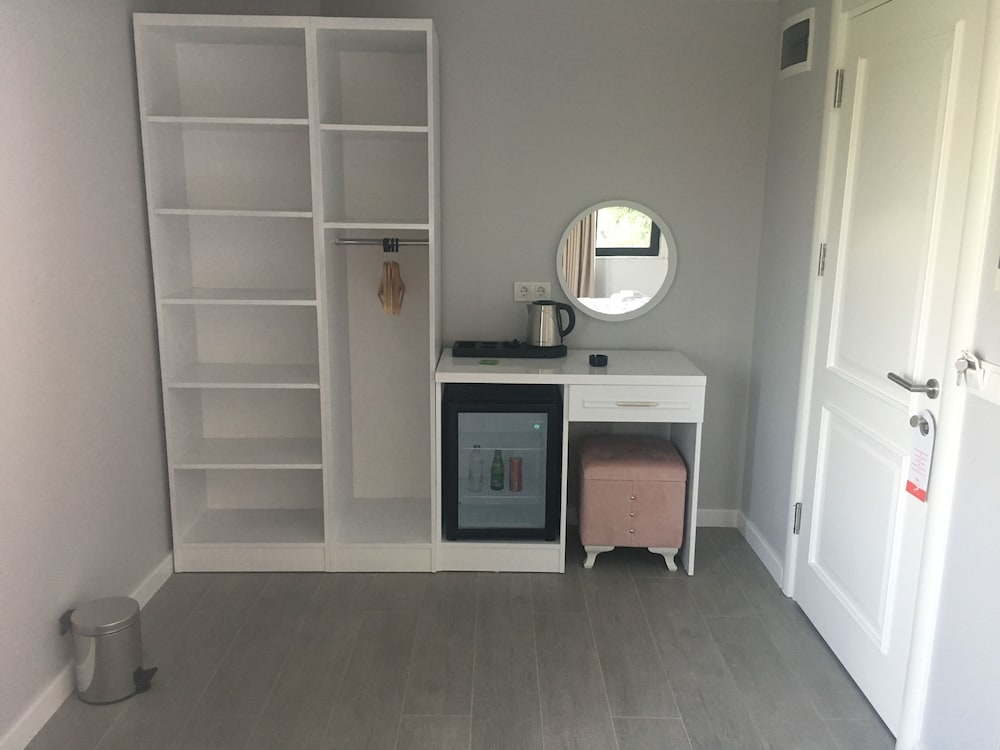 Gala Selimiye 10/50