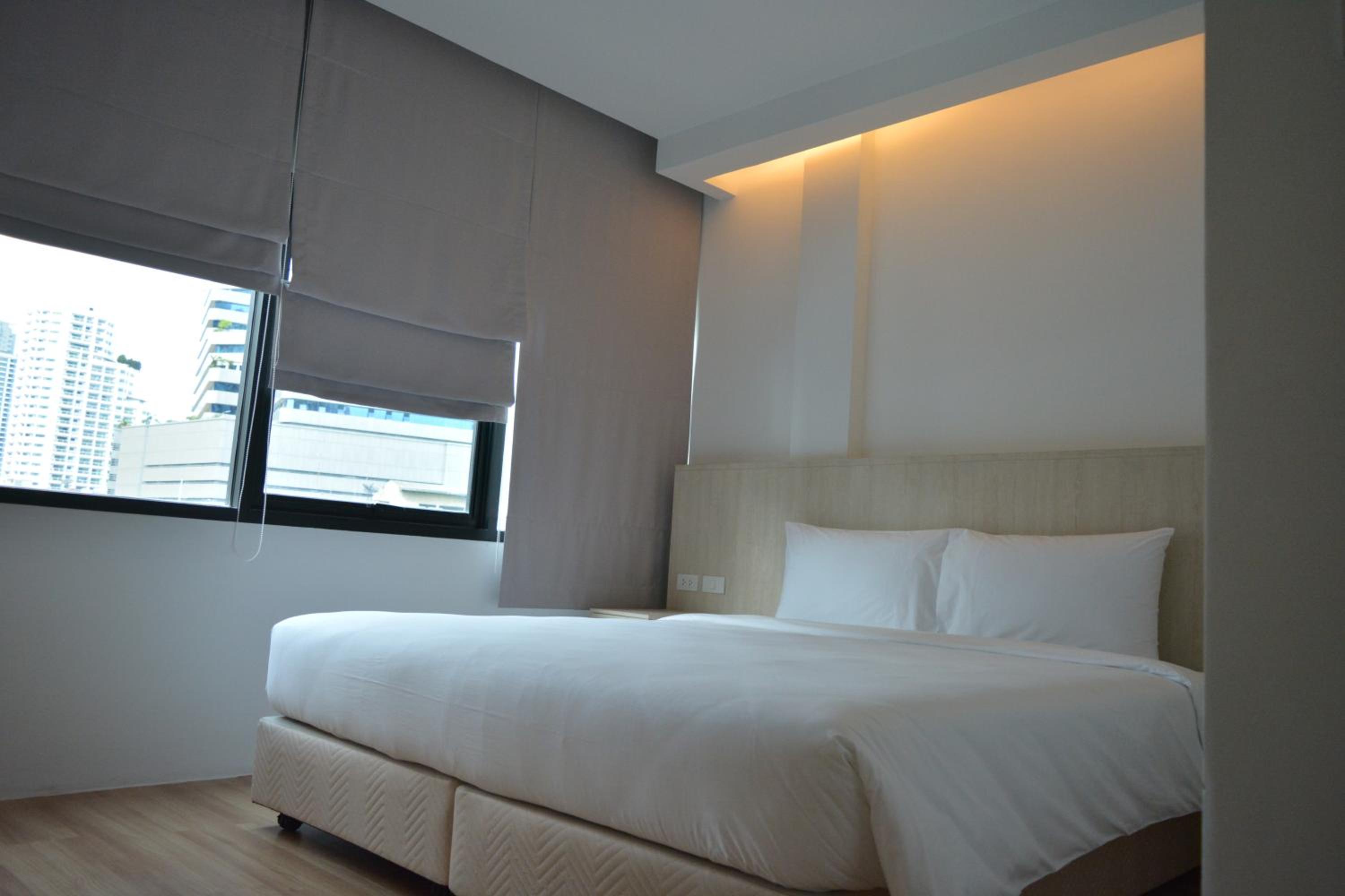 Budget, Double Bed, Rezt Bangkok - Hostel 4/10