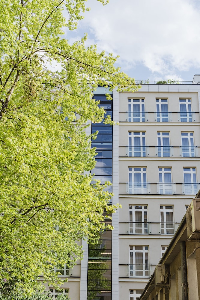 No 4 Residence 5/50