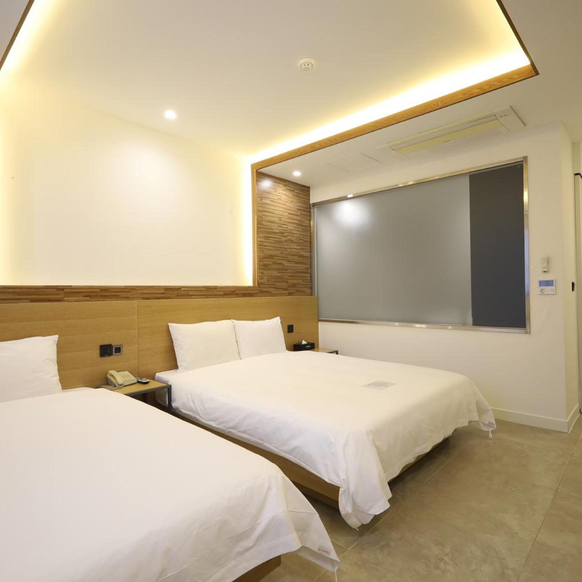 Mountain, Standard, Twin Beds