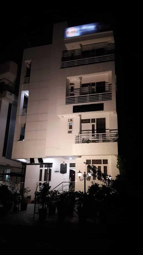 Tuma Club House photo1