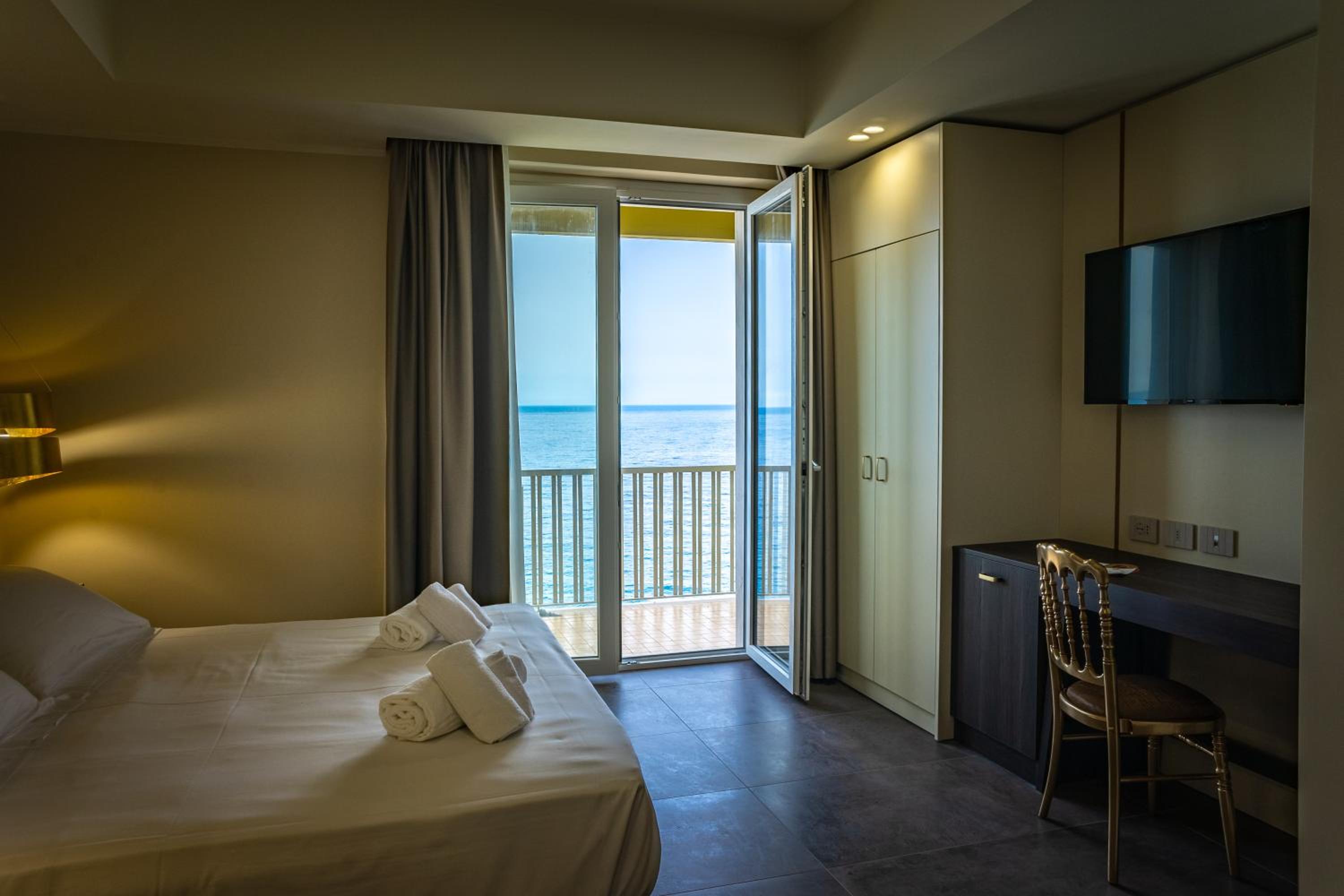 جناح ملكي بجاكوزي، Palace Hotel 2/10