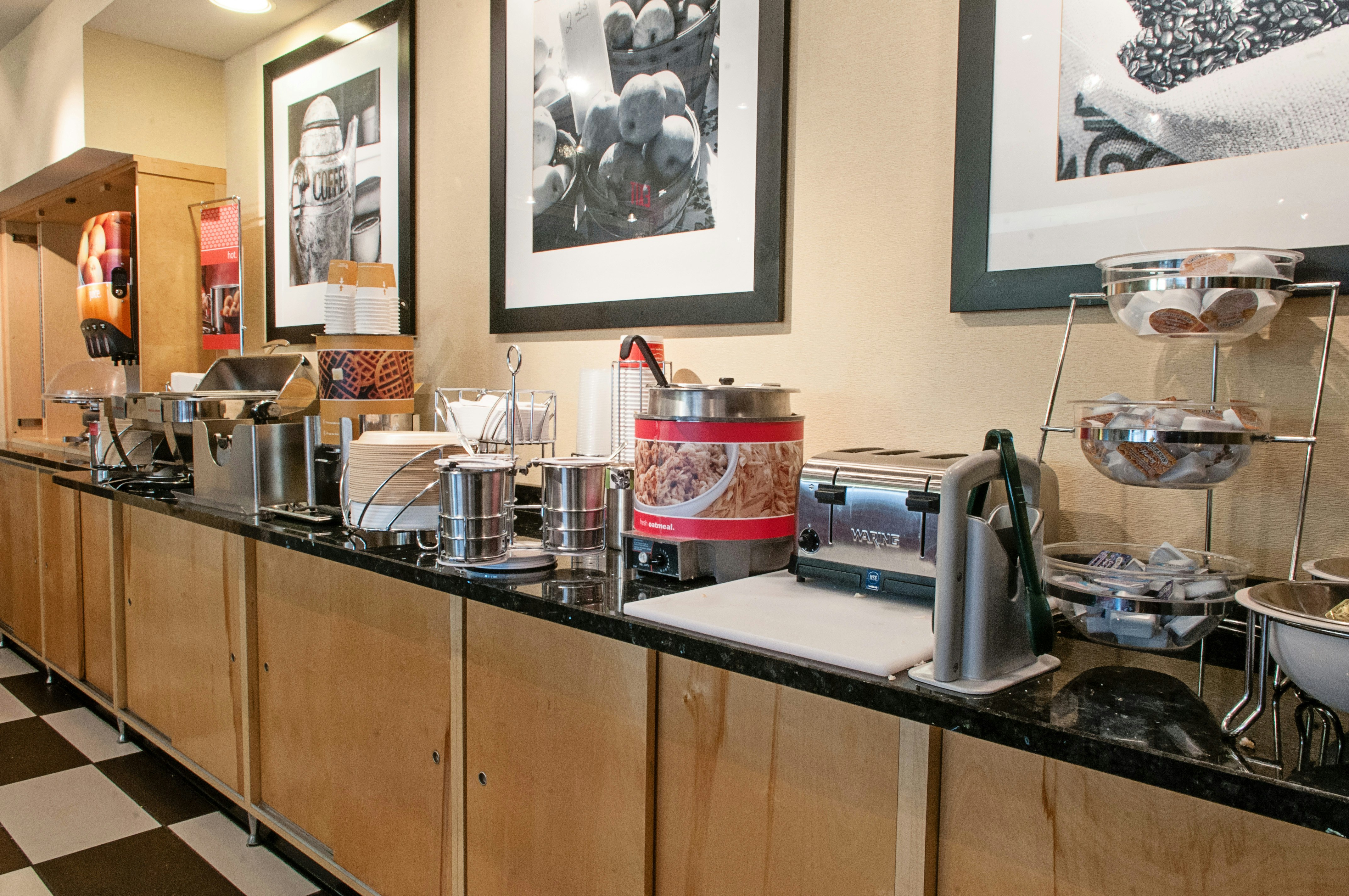 Hampton Inn Louisville-Airport 31/56