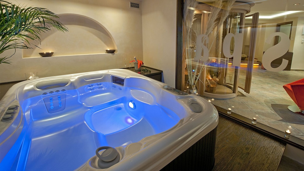 Iakovakis Suites Spa 15/50