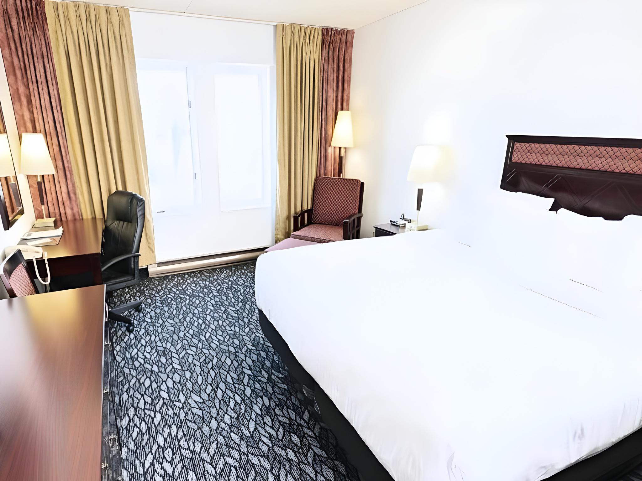 Empire, Deluxe, Suite, King Bed