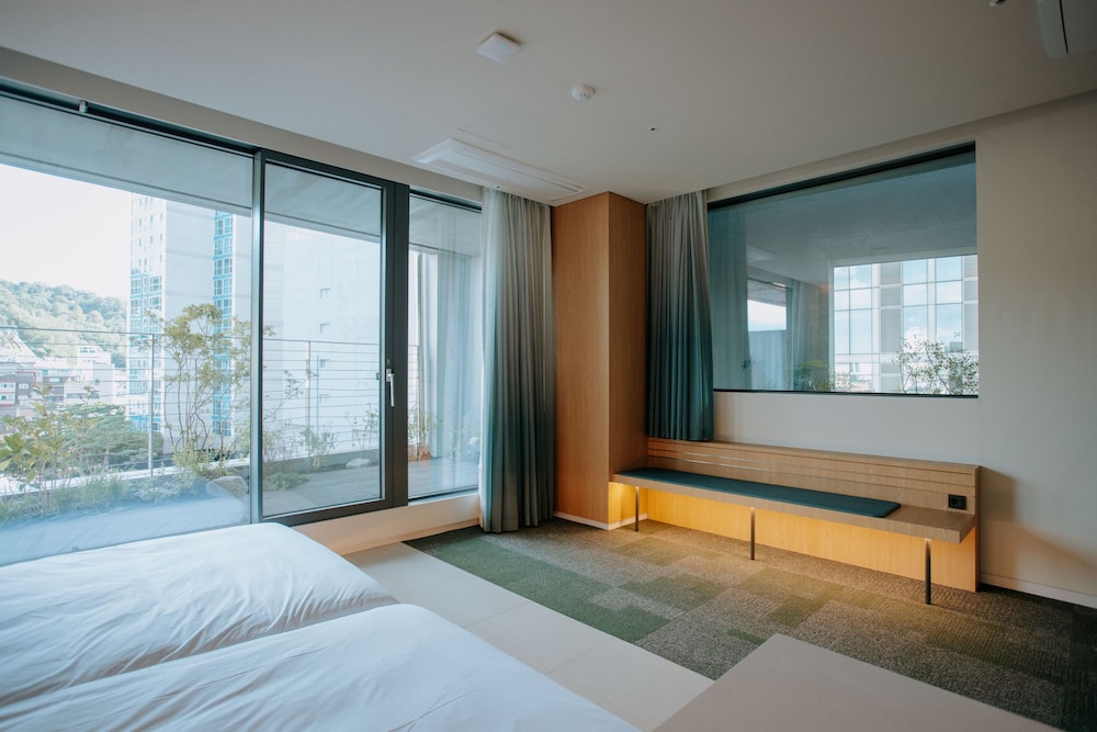 NEW ORIENTAL HOTEL 21/50