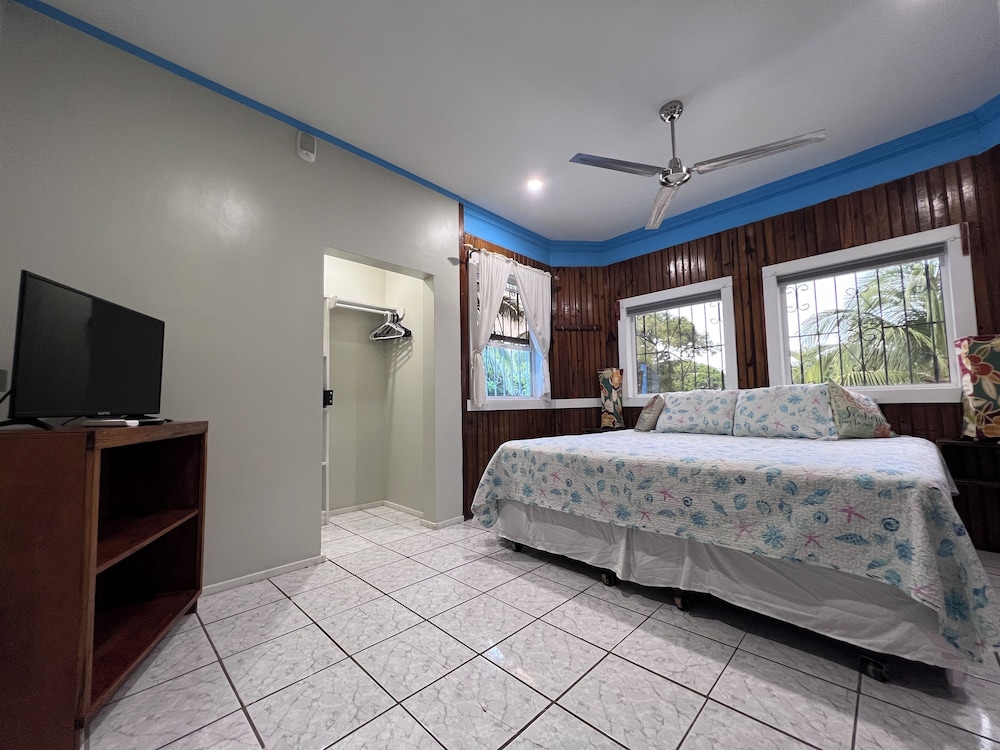DELUXE, APARTMENT, MULTIPLE BEDS, GARDEN VIEW, KITCHENETTE