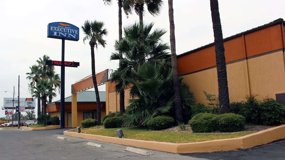 Econo Lodge Del Rio, TX 3/20