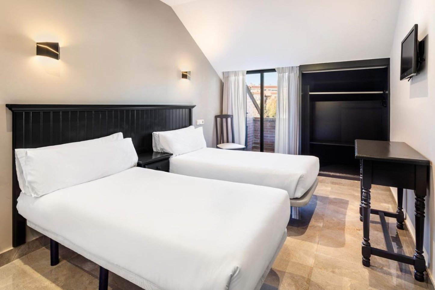 Hotel Victoria 14/25
