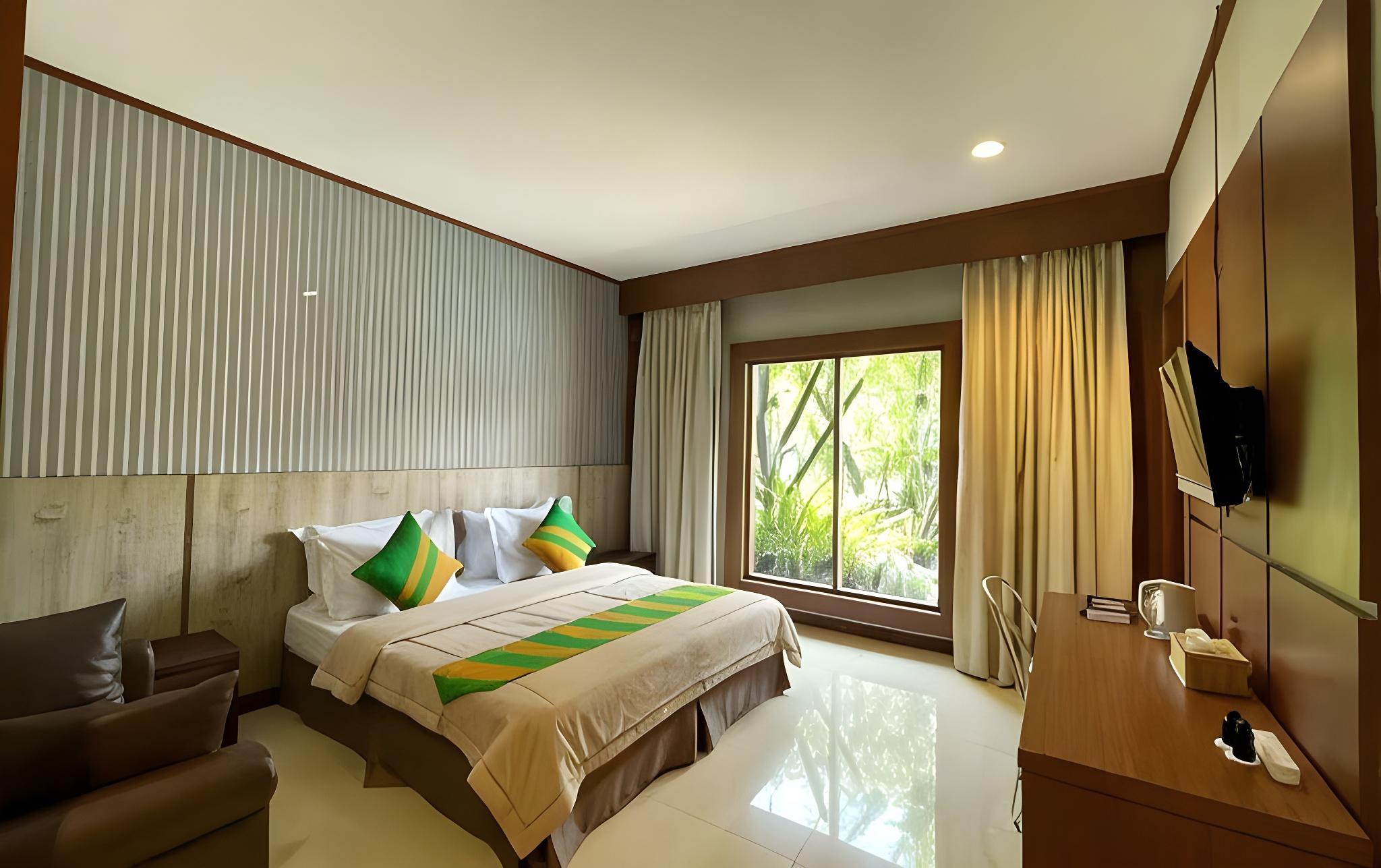 Deluxe, King Bed