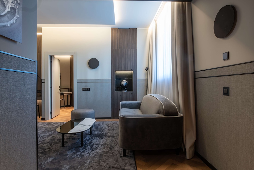 Radisson Collection Hotel, Palazzo Touring Club Milan 27/73