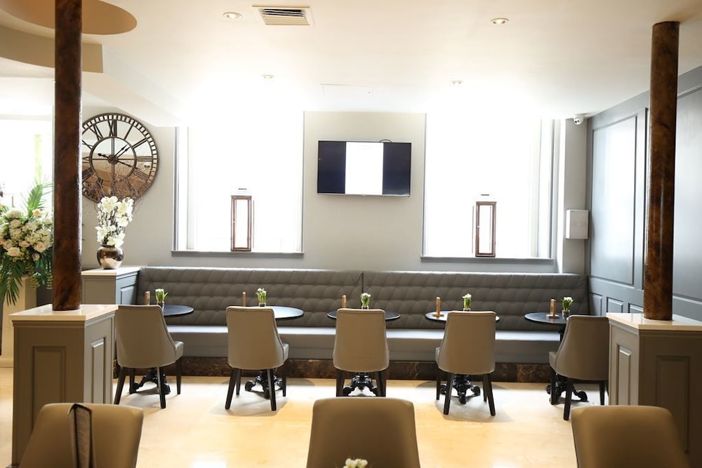 DoubleTree by Hilton Belfast City Ten Square 54/55