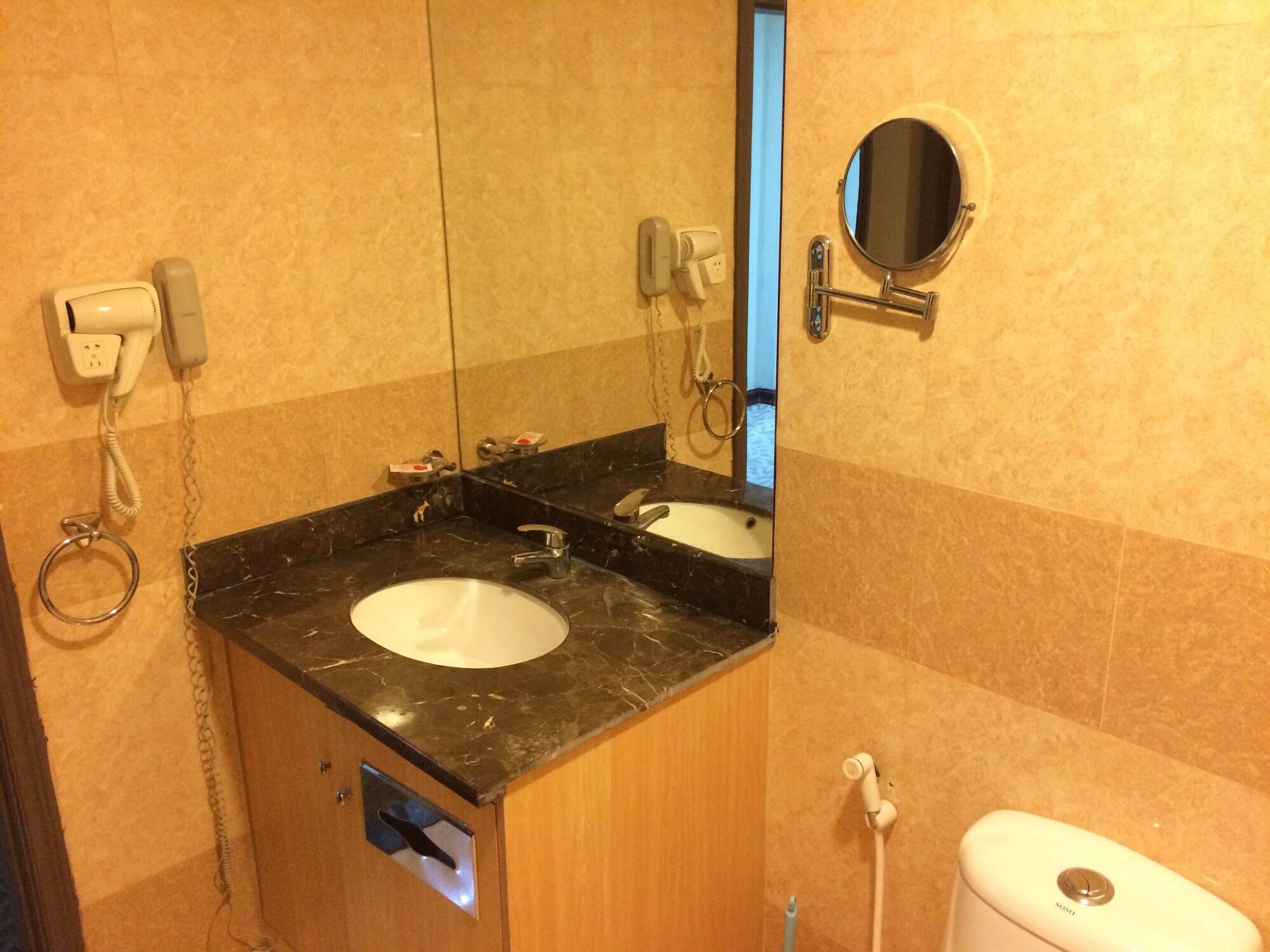 Imperial Suites Hotel 29/32