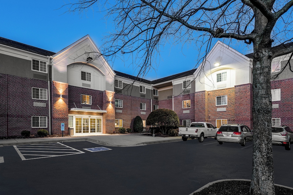 Candlewood Suites Glen Allen Short Pump, an IHG Hotel 27/73
