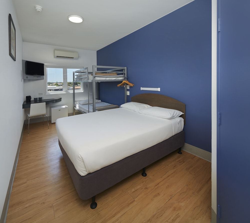 IBIS BUDGET PERTH AIRPORT 19/63