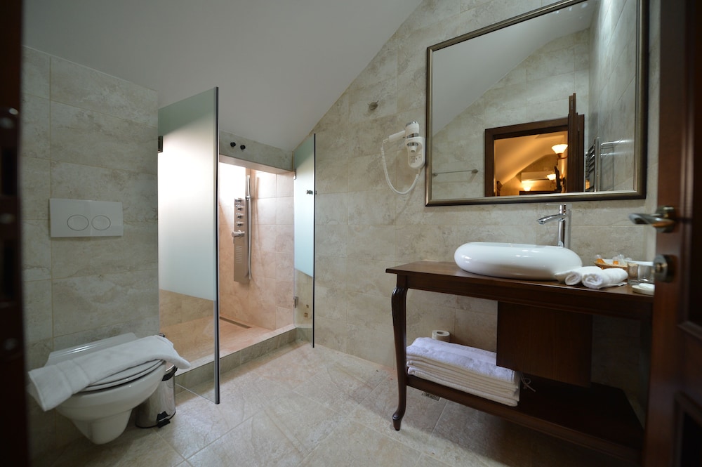 Noblesse Boutique Hotel 10/57
