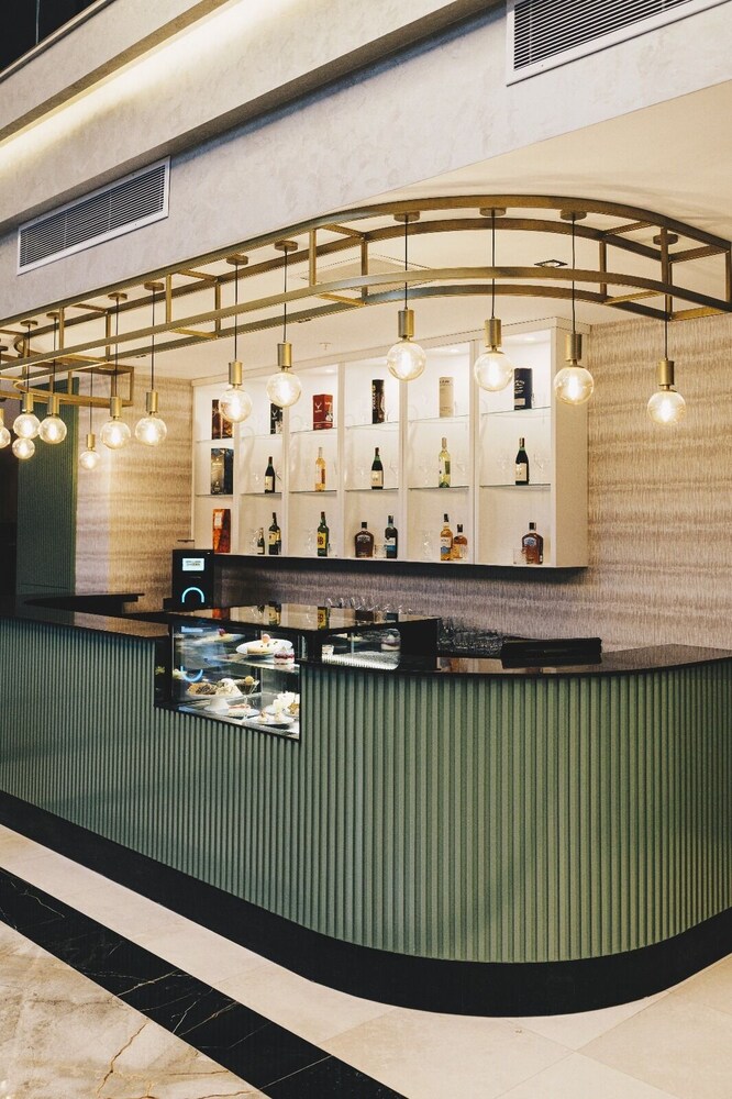 The Emporia Hotel 6/44