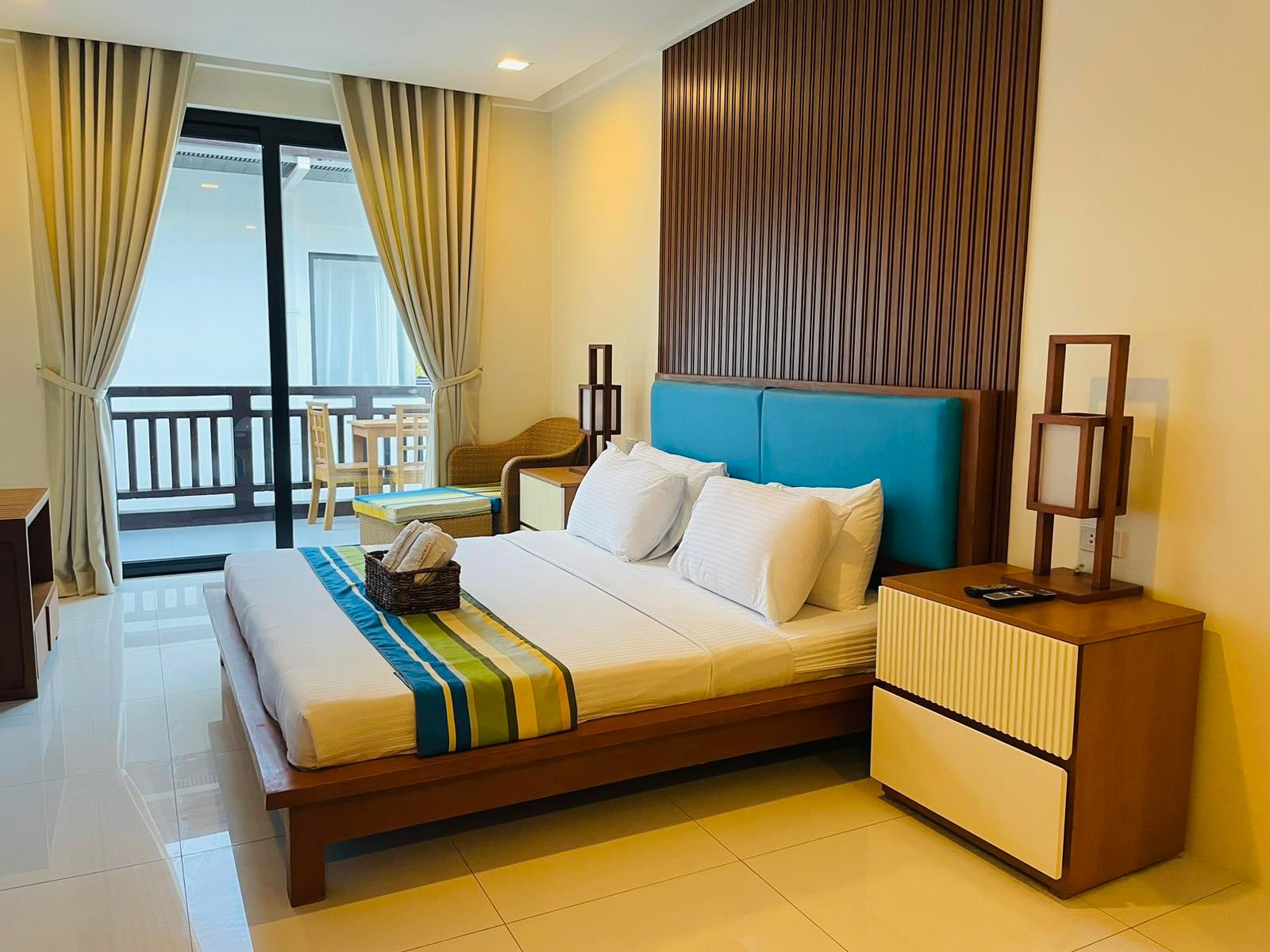Room, King Bed