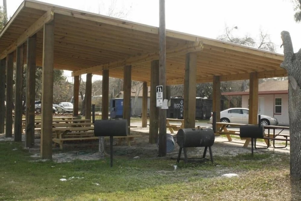 Bayfront Cottages 24/28